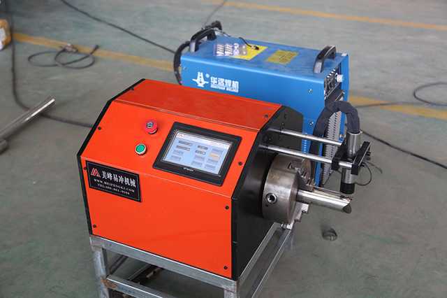 等離子切割機(jī)是借助等離子切割技術(shù)對(duì)金屬材料進(jìn)行加工的機(jī)械。